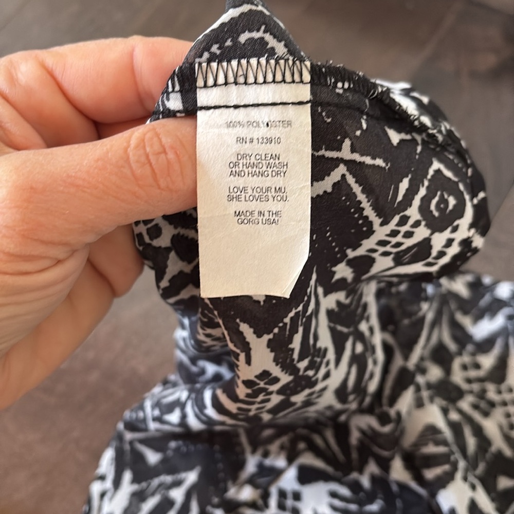 Show Me Your Mumu Swing Black and White Pattern Top NWT, Size S - Picture 6 of 6